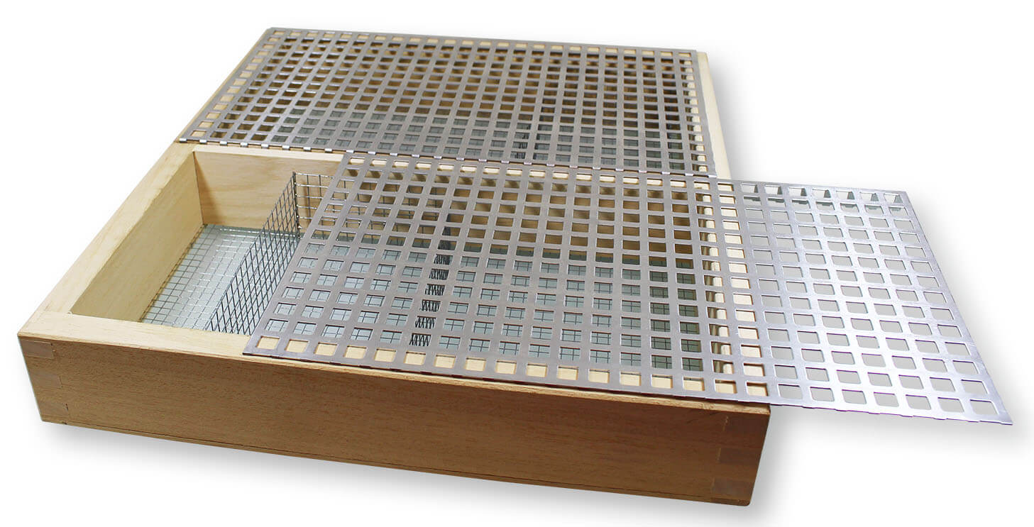 Wooden Trays, size 1, 33x34cm (hatching-baskets: 33x39cm)